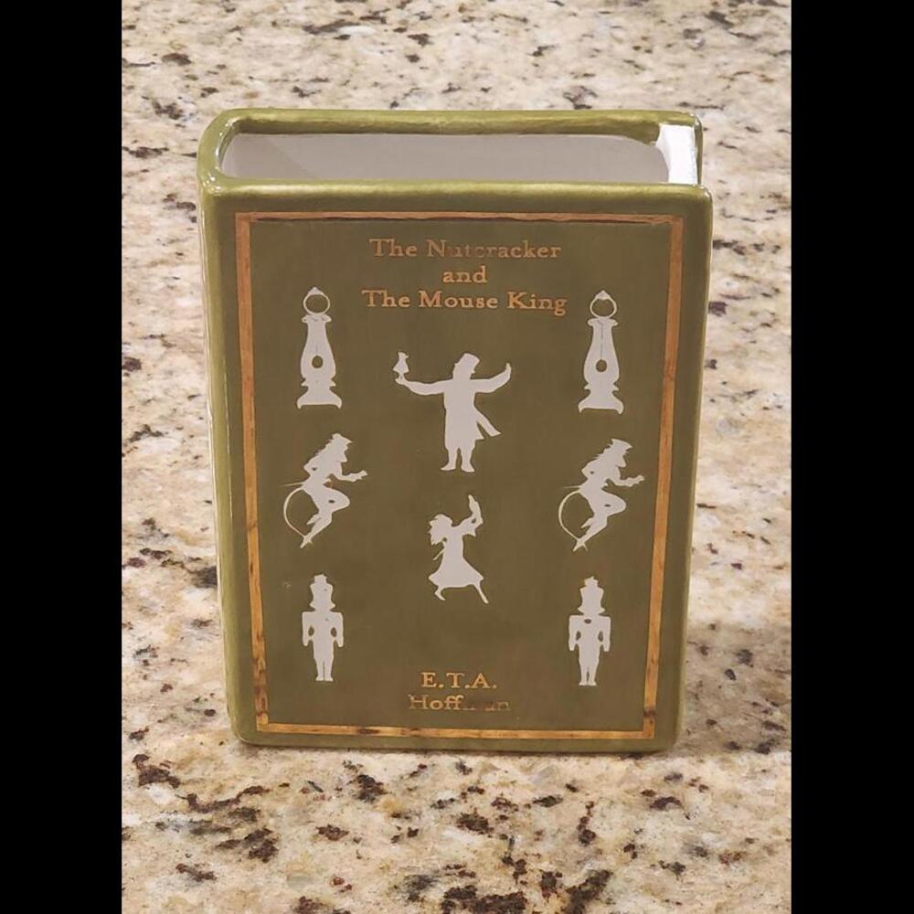 The Nutcracker and The Mouse King by E.T.A. Hoffman - VASE